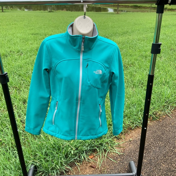 The North Face Windfall Womens Full Zip Softshell Jacket TRENDING POP OF COLOR - Picture 11 of 11